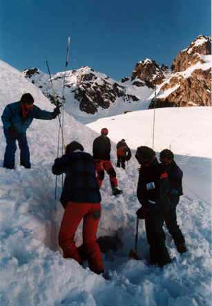 Exercices au stage FFS Neige et Avalanches